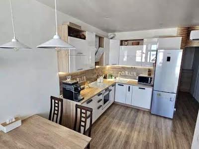 квартира за адресою Київ, Драгоманова вул., 2