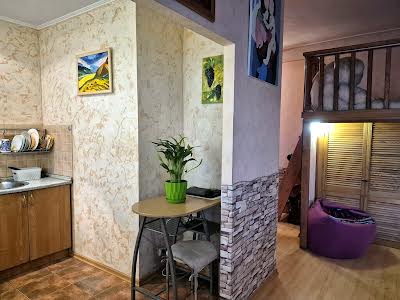 квартира за адресою Будівельників вул., 8