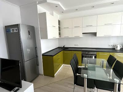квартира за адресою Патріарха Мстислава Скрипника вул., 40