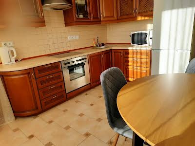 квартира за адресою Верховинна вул., 41