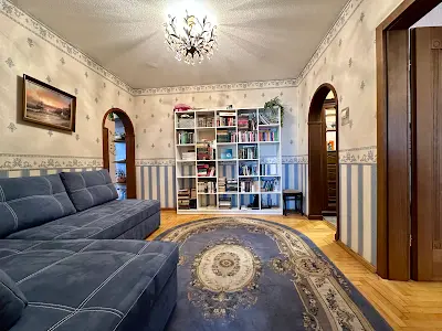квартира за адресою Ревуцького вул., 44