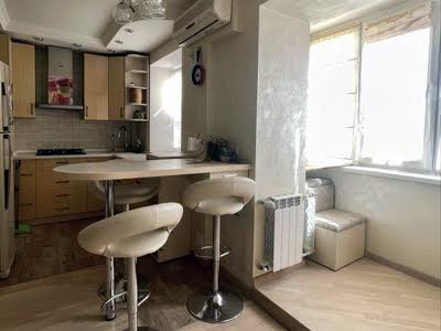 квартира за адресою Тополева вул., 5