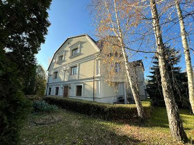 будинок за адресою Лугова вул.