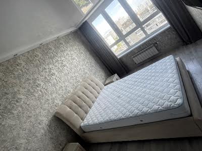квартира за адресою Драгоманова вул., 10