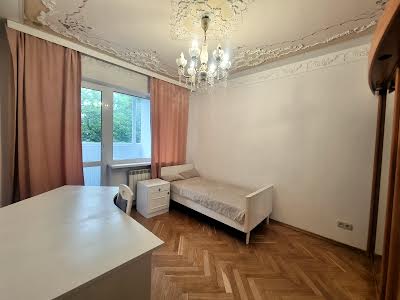 квартира по адресу Киев, Панаса Мирного ул., 11