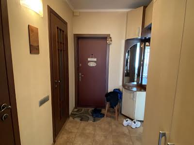 квартира за адресою Анни Ахматової вул., 15