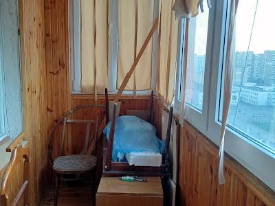 квартира за адресою Анни Ахматової вул., 13-Б
