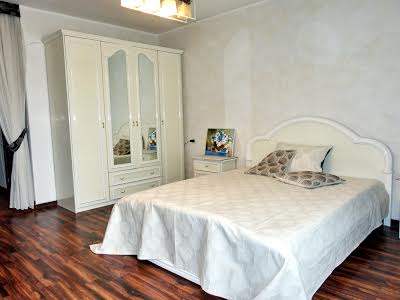 квартира за адресою Антоновича вул. (Горького), 90-92