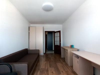 квартира за адресою Сім’ї Кульженків вул. (Дехтяренка Петра), 33