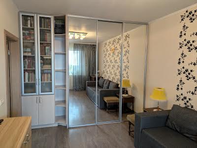 квартира за адресою Драгоманова вул., 1-Б