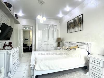 квартира за адресою с. Підгірці, Озерна вул., 3