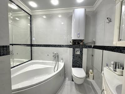квартира за адресою Казарменна вул. (Григорія Андрющенка), 6г