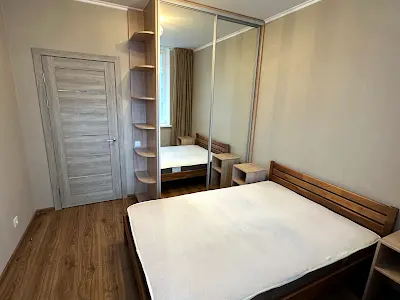 квартира за адресою Дніпровська набережна вул., 26