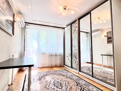 квартира за адресою Верховинна вул., 85