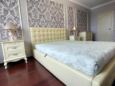 квартира по адресу Академика Глушкова просп., 9-В