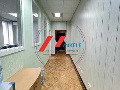 комерційна за адресою Олександра Довженка вул., 2
