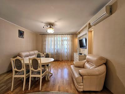 квартира за адресою Урлівська вул., 11-А
