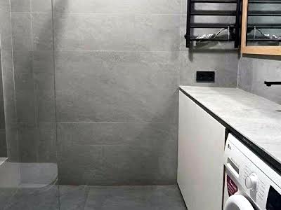 квартира за адресою Салютна вул., 2к18