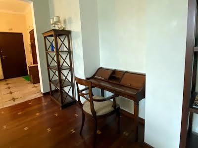 квартира по адресу Андреевский спуск, 2
