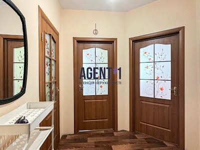 квартира за адресою с. Петропавлівська борщагівка, Миру вул., 15