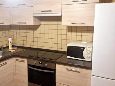 квартира за адресою Софії Русової вул., 3