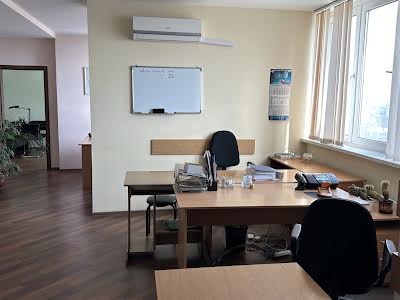 комерційна за адресою Авіаконструктора Ігоря Сікорського вул. (Танкова), 1
