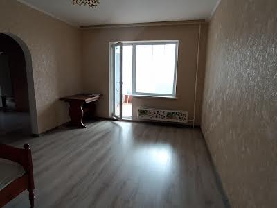 квартира за адресою Ревуцького вул., 18