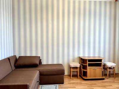 квартира за адресою Автозаводська вул., 15А