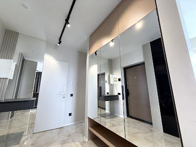 квартира за адресою Салютна вул., 2к18