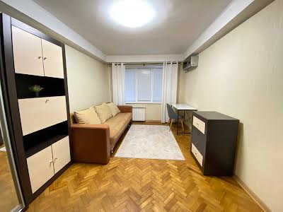 квартира за адресою Сергія Набоки пл., 2