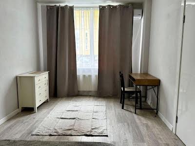 квартира по адресу Киев, Регенераторная ул., 4
