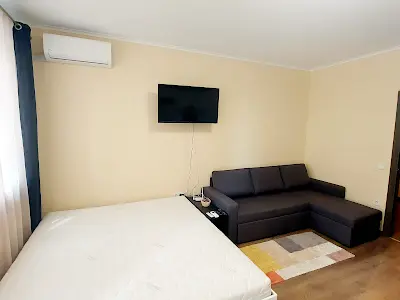квартира за адресою Сім'ї Кульженків вул. (Петра Дегтяренка), 37