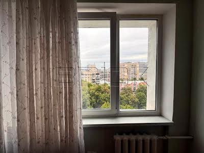 квартира за адресою Михайла Омеляновича-Павленка вул. (Суворова), 11