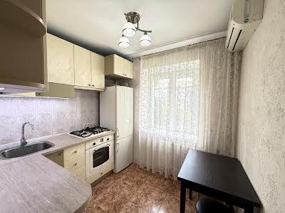 квартира за адресою Дорогожицька вул., 15-А