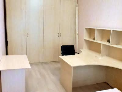 комерційна за адресою Тараса Шевченка бульв., 48-А