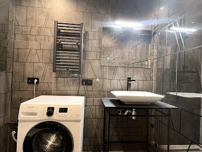 квартира за адресою Липківського, 33а