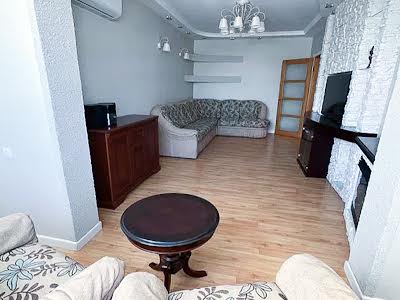 квартира по адресу Драгоманова ул., 1