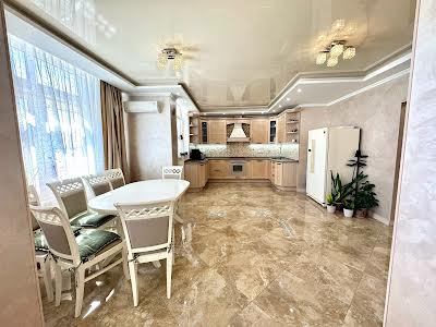 квартира за адресою Воскресенська вул., 14б