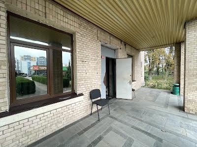 коммерческая по адресу с. Требухов, Броварська, 1а