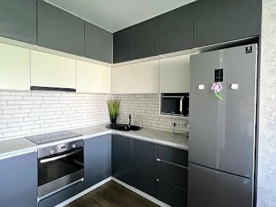 квартира за адресою Салютна вул., 2