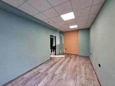 комерційна за адресою Лесі Українки бульв., 34