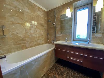 квартира за адресою Рибальська вул., 8