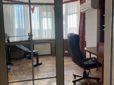 квартира за адресою Клінічна вул., 23-25
