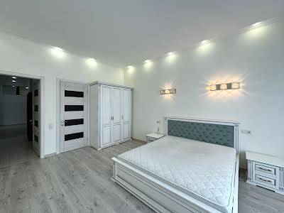 квартира по адресу Кловский спуск, 7