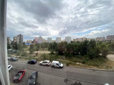 квартира за адресою Миколи Закревського вул., 107