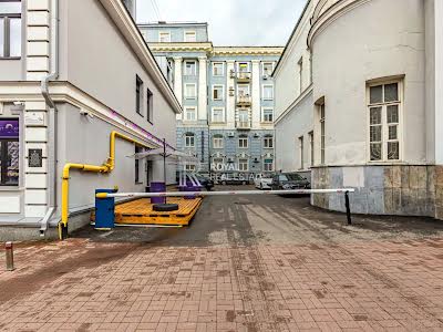 комерційна за адресою Богдана Хмельницького вул., 9