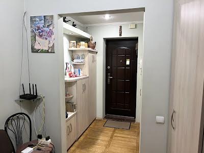квартира за адресою Анни Ахматової вул., 5