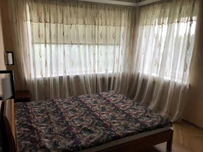квартира по адресу Строителей ул., 19