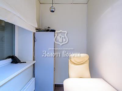коммерческая по адресу Жюля Верна бульв. (Ромена Роллана), 4