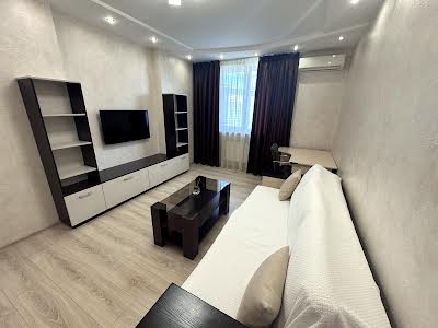 квартира за адресою Степана Рудницького вул. (Академіка Вільямса), 3/7